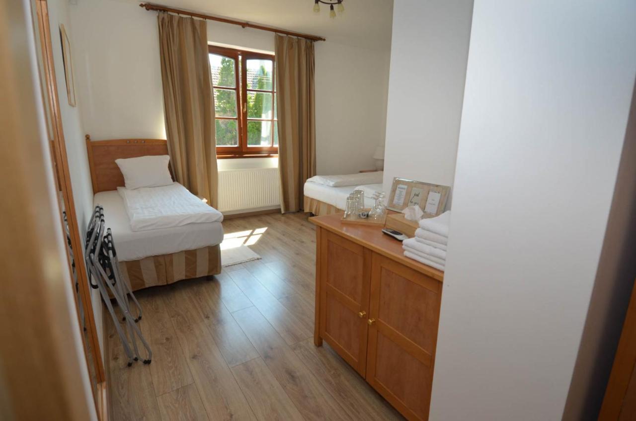 Hotel Buzas Pince Vendeghaz Ecséd Zewnętrze zdjęcie