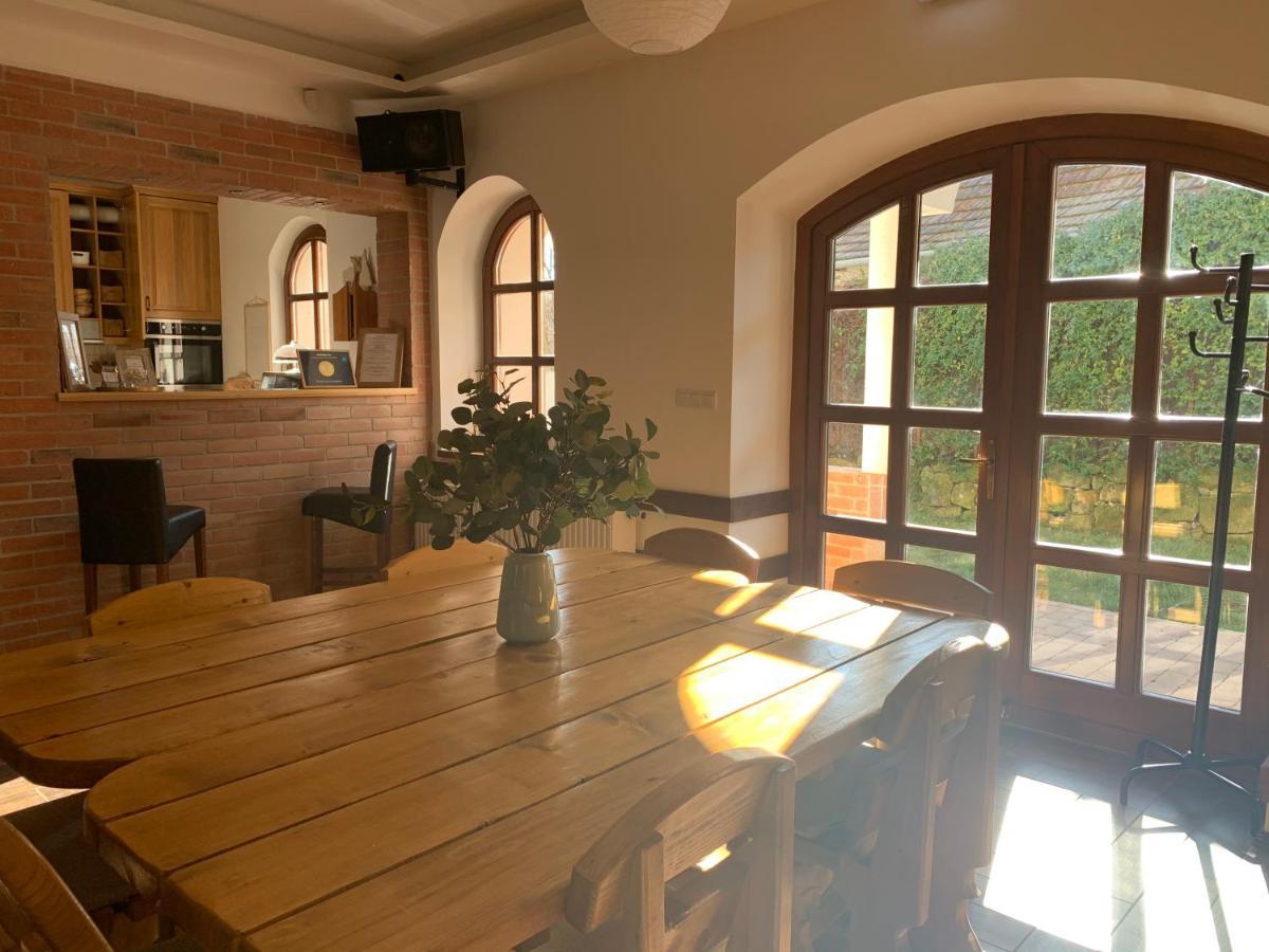 Hotel Buzas Pince Vendeghaz Ecséd Zewnętrze zdjęcie