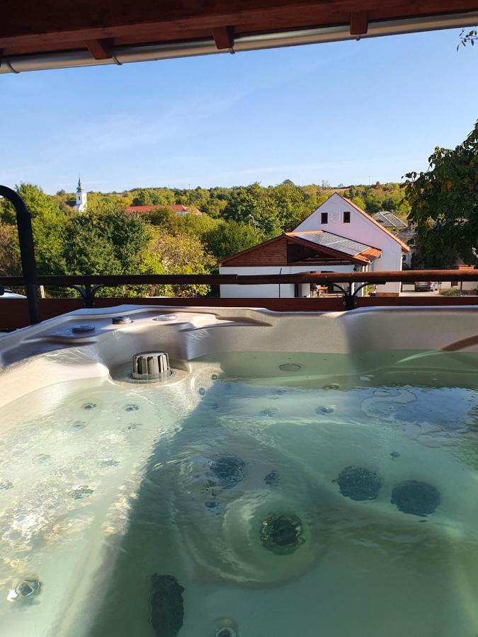 Hotel Buzas Pince Vendeghaz Ecséd Zewnętrze zdjęcie
