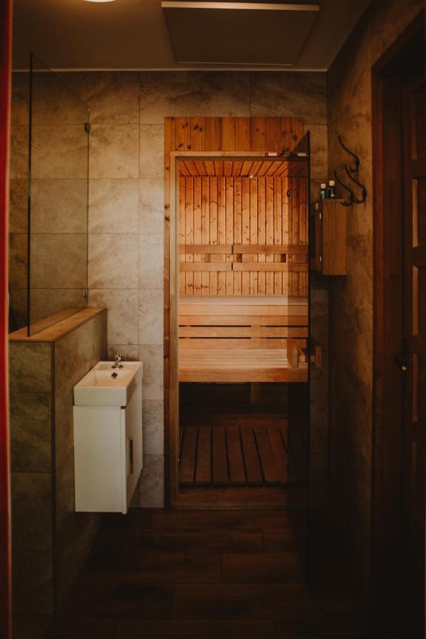 Hotel Buzas Pince Vendeghaz Ecséd Zewnętrze zdjęcie