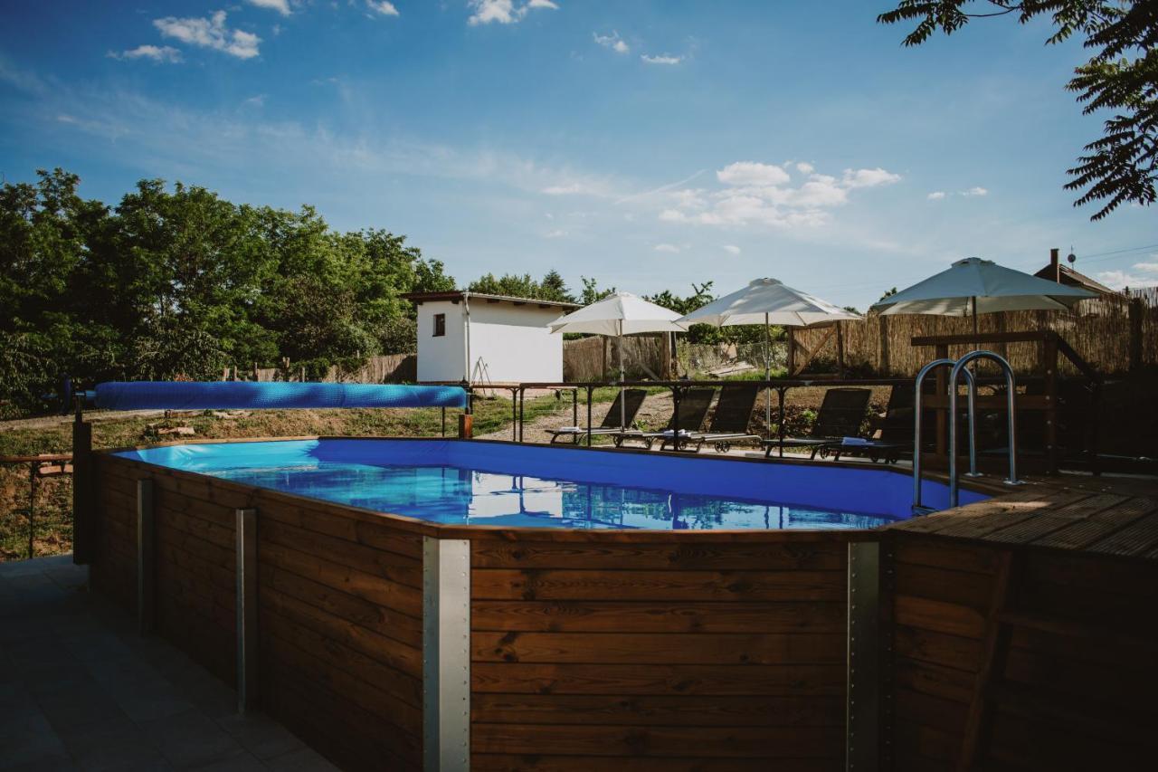 Hotel Buzas Pince Vendeghaz Ecséd Zewnętrze zdjęcie