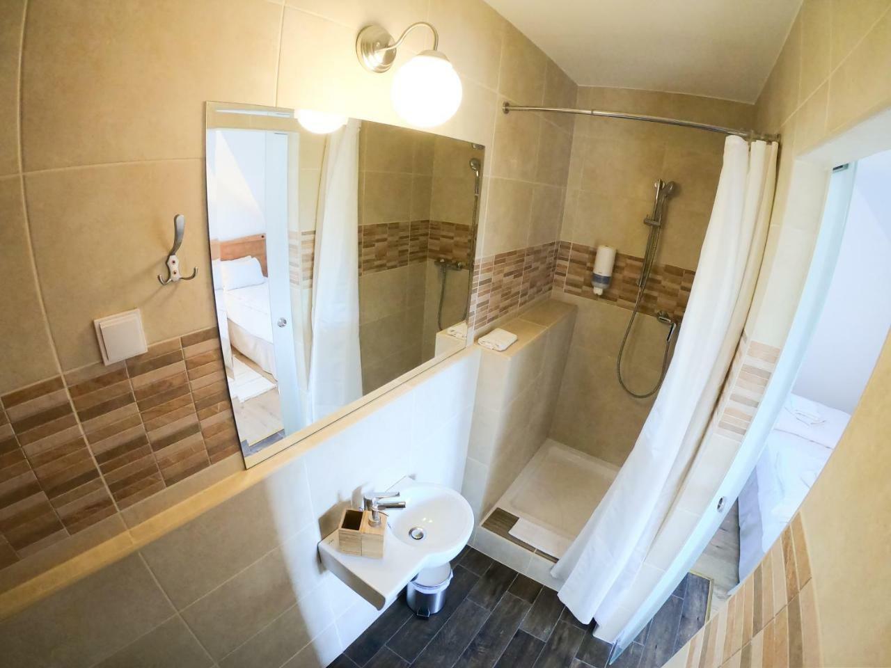 Hotel Buzas Pince Vendeghaz Ecséd Zewnętrze zdjęcie