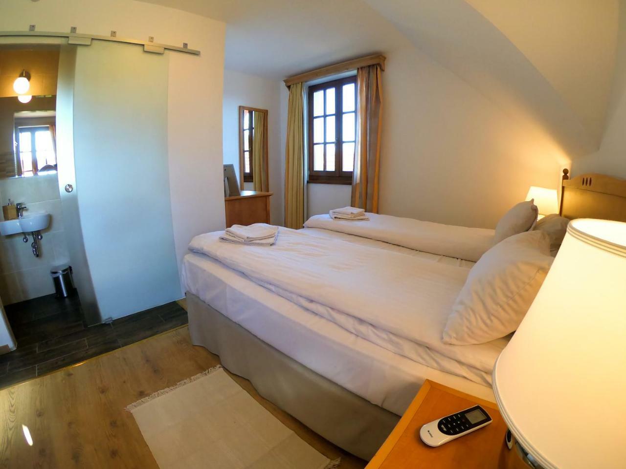 Hotel Buzas Pince Vendeghaz Ecséd Zewnętrze zdjęcie