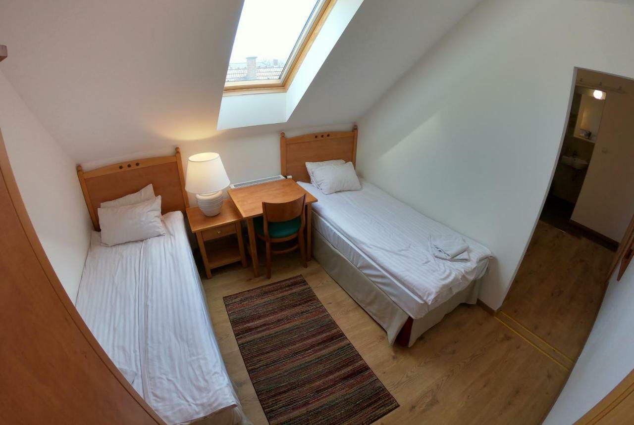 Hotel Buzas Pince Vendeghaz Ecséd Zewnętrze zdjęcie