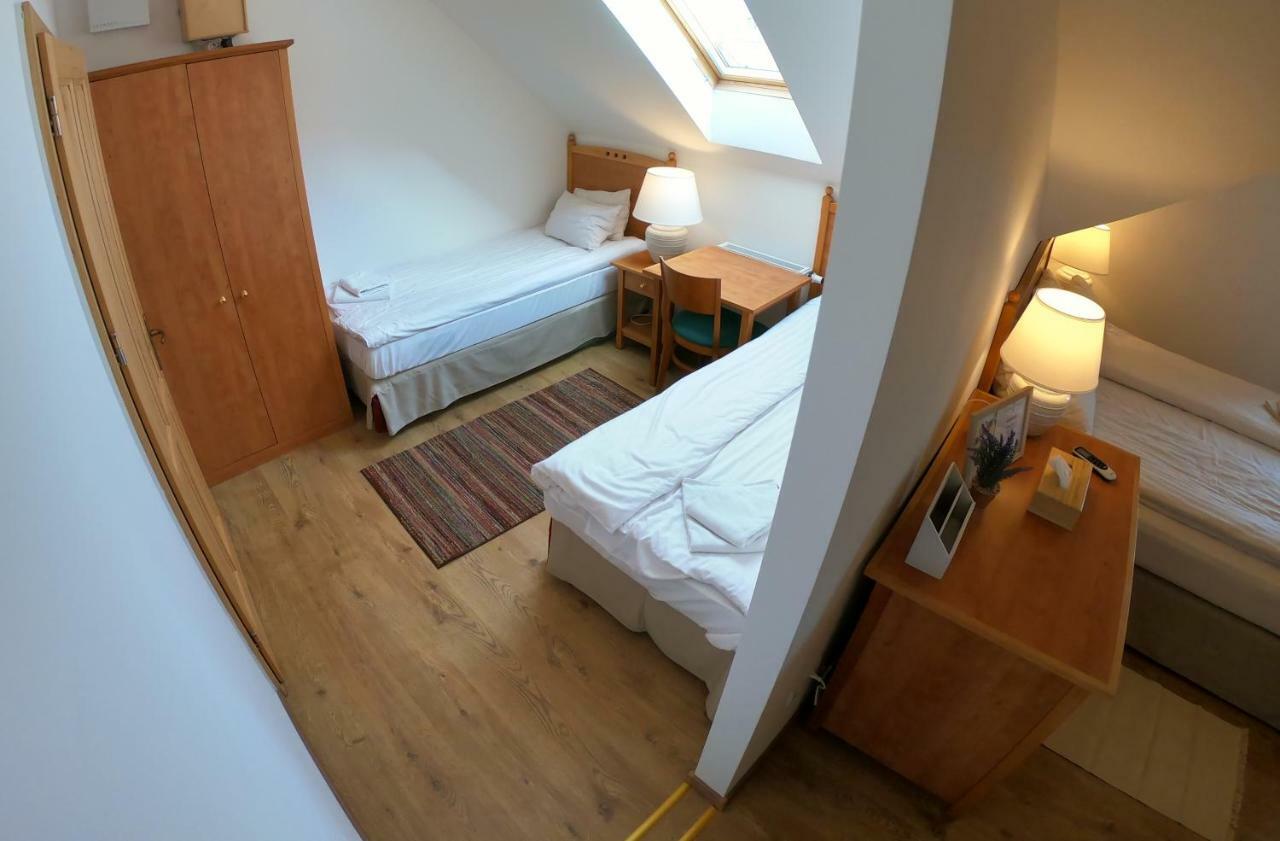Hotel Buzas Pince Vendeghaz Ecséd Zewnętrze zdjęcie