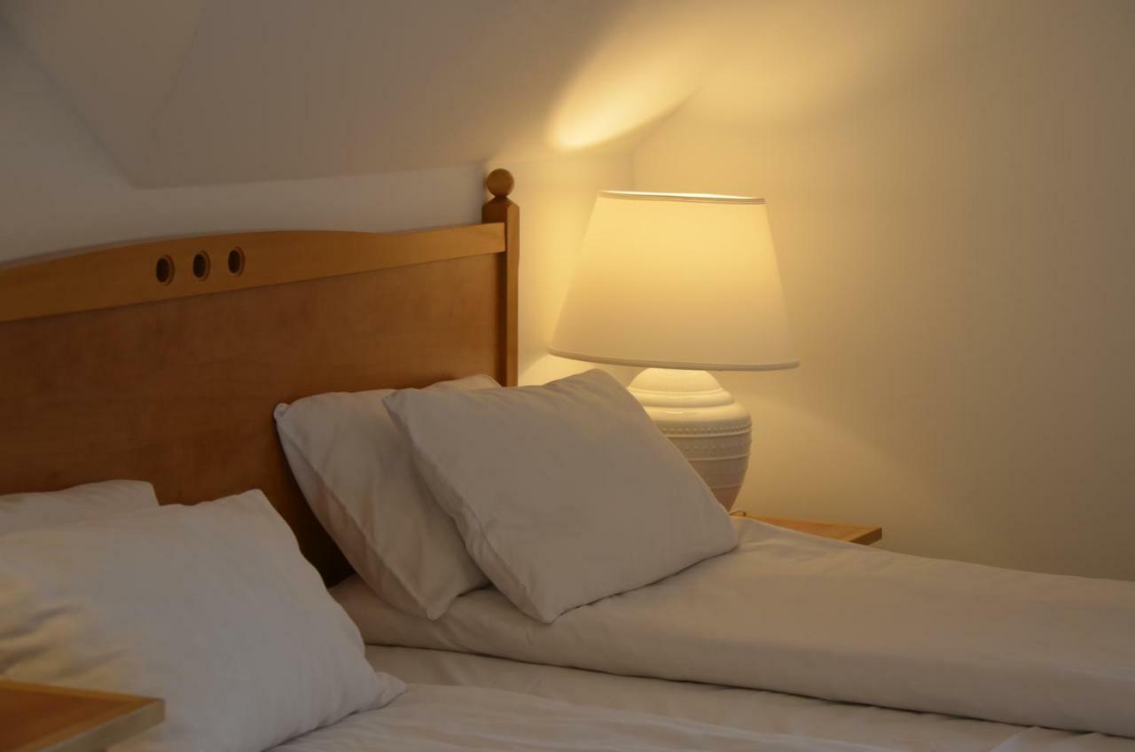 Hotel Buzas Pince Vendeghaz Ecséd Zewnętrze zdjęcie